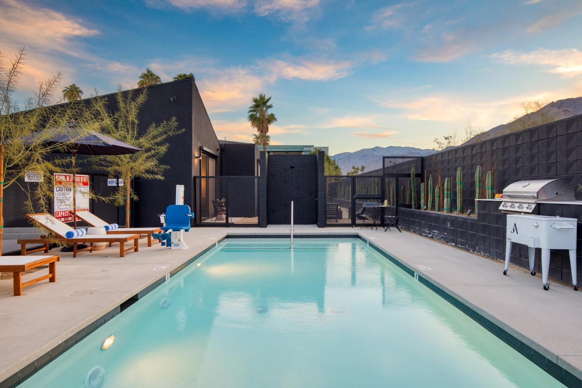 Blackhaus By Avantstay Ada Modern Rooms, Pool & Bbq Palm Springs Eksteriør bilde